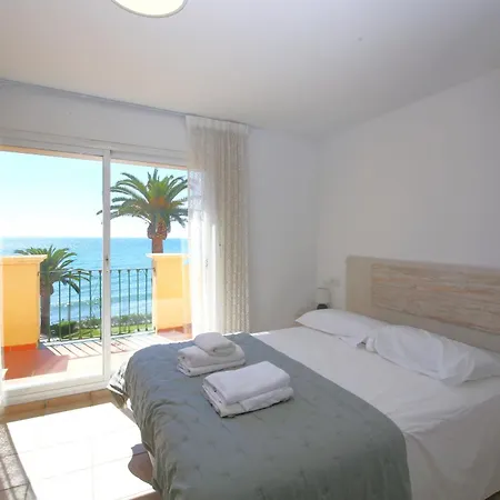 East Beachfront Townhouse Lunimar Feriehus