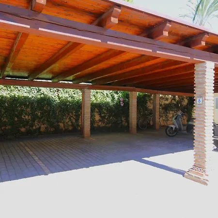 East Beachfront Townhouse Lunimar *