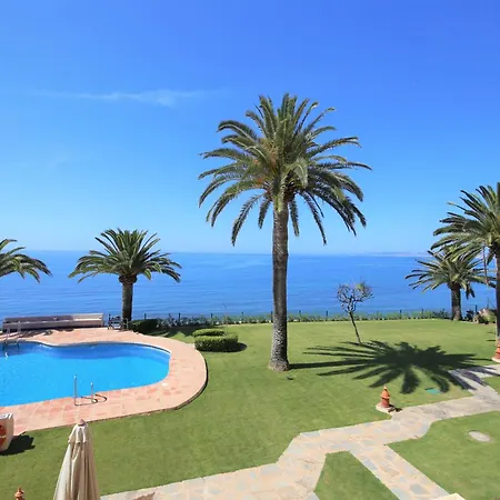 East Beachfront Townhouse Lunimar 別荘 *