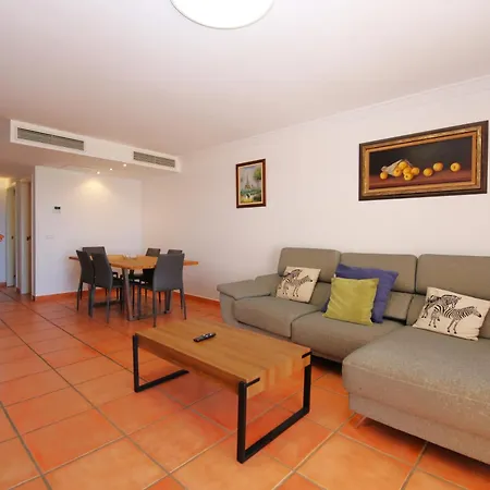 Feriehus East Beachfront Townhouse Lunimar *