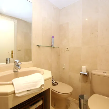 別荘 East Beachfront Townhouse Lunimar *